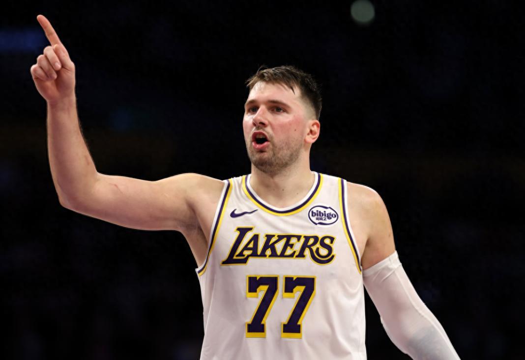 PG电子-东契奇你太狠了，签1.6亿，还创造历史第一纪录，却被喷球队毒药